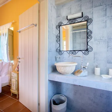 Vasiliki Traditional House In Mani With Sea View *