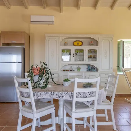 Vasiliki Traditional House In Mani With Sea View וילה אראופוליס