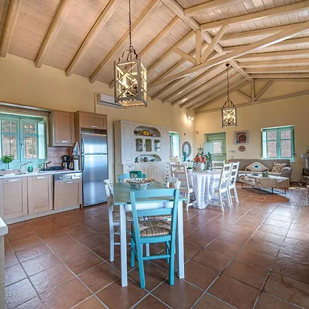Vasiliki Traditional House In Mani With Sea View
